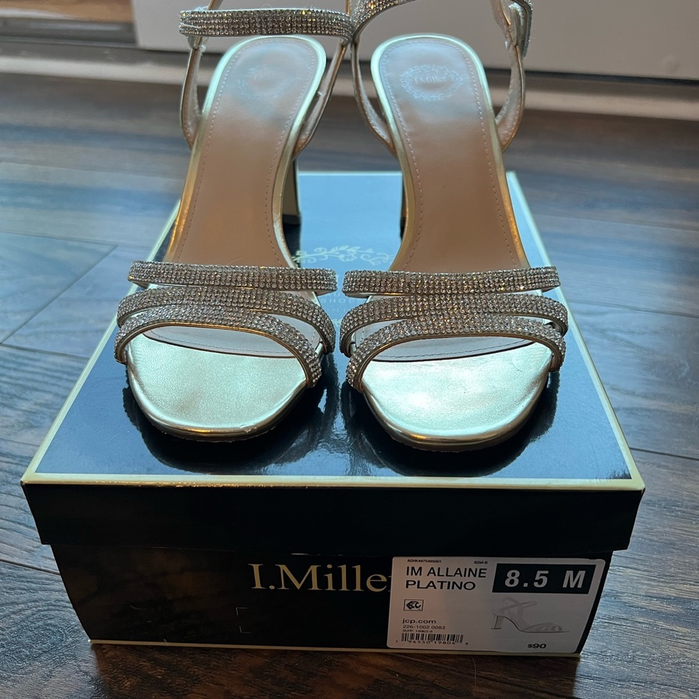 Gorgeous L. Miller sequin high heels size 8.5